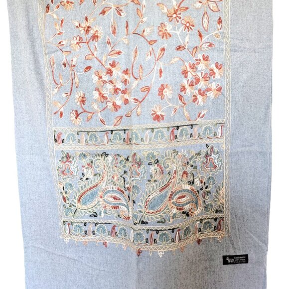 Embroidered Cashmere shawl wrap for women - Gray - Gift for her 🎄🎁 - Picture 3 of 7